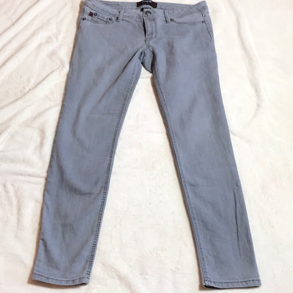 Fragile Skinny Jeans